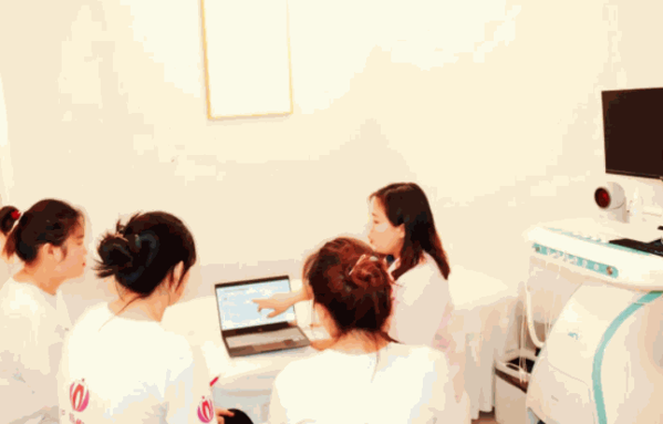 七色光母婴培训